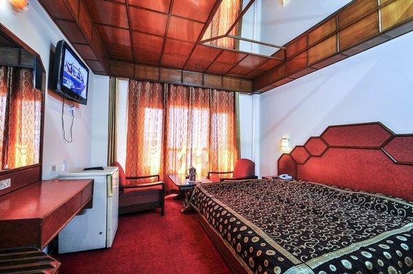 Hotel Rajdoot Шимла Экстерьер фото